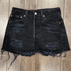 VINTAGE RE-WORKED LEVI JEAN SHORTS IN DISTRESSED BLACK - UO
